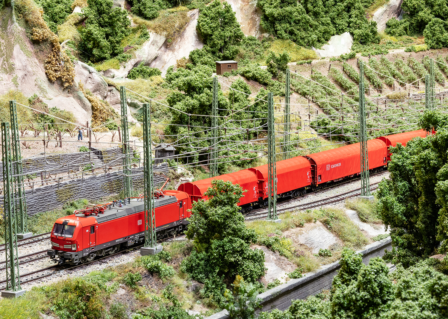39330 - "The Traffic Red Cargo Dream"